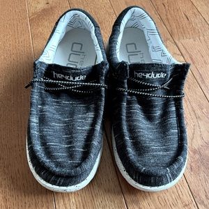 Kids Hey Dude slip on shoes Size 3